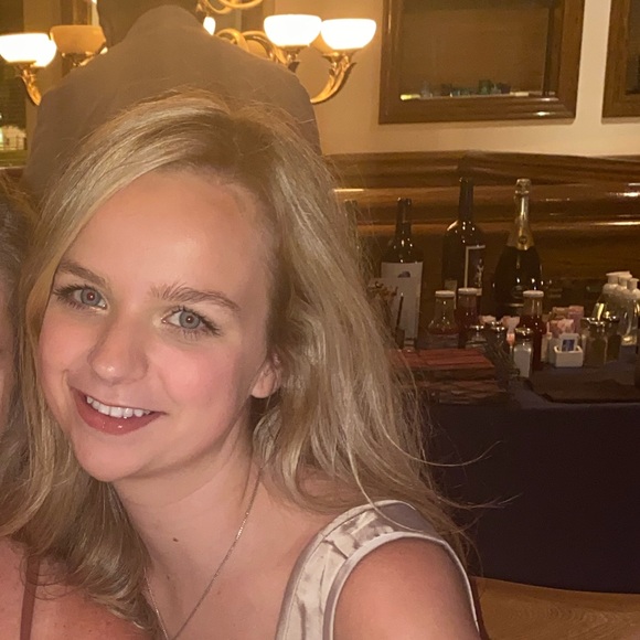Meet your Posher, Kailey - Picture 1 of 1